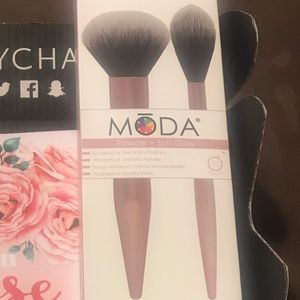 Moda brushes